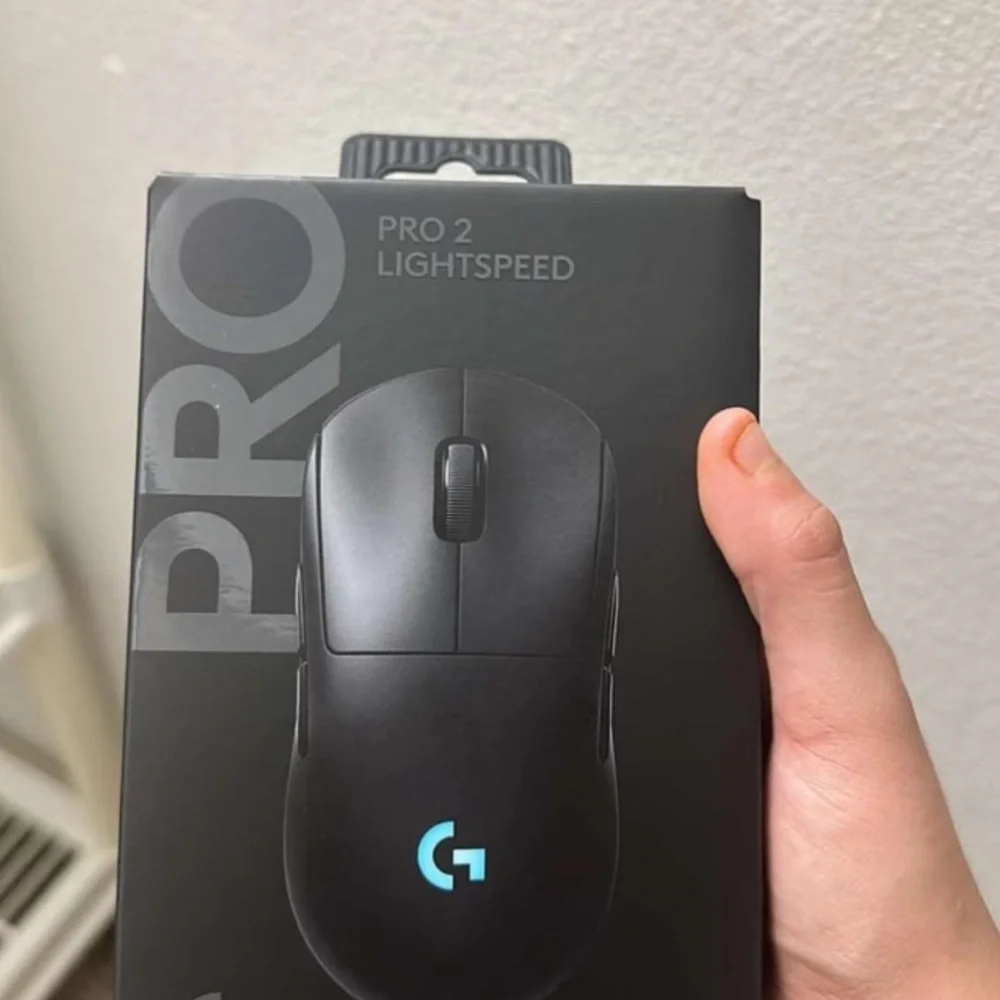 Logitech Black Gaming Mouse with Ergonomic Design and Advanced Sensor